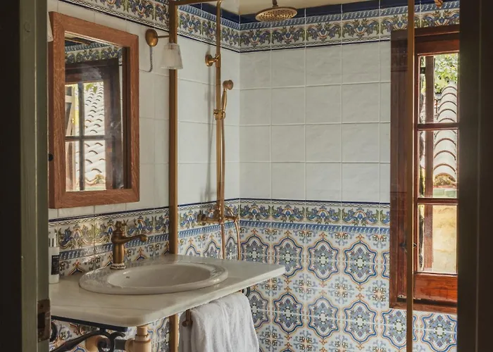 Off Grid Girona Hotel Beuda