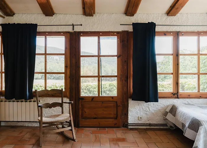 Off Grid Girona Hotel Beuda