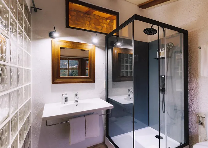 Off Grid Girona Hotel *