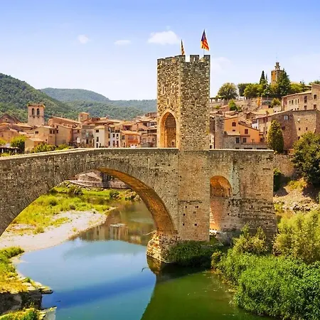 Off Grid Girona 酒店 *