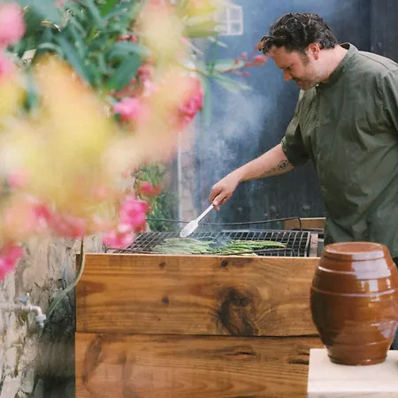 酒店 Off Grid Girona 贝尔达