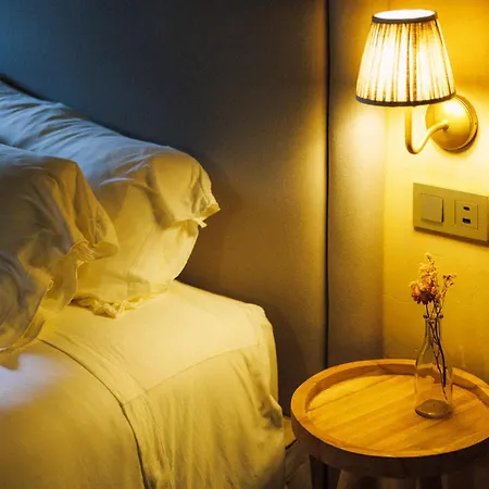 Off Grid Girona Hotel Beuda