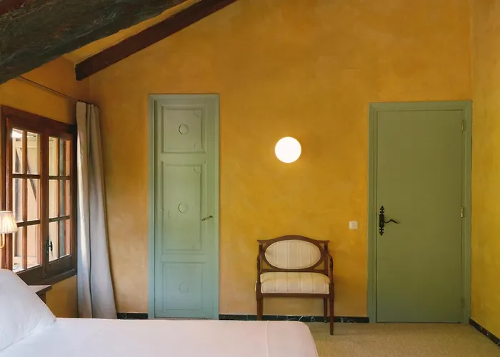 Off Grid Girona Hotel *