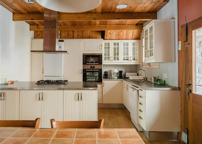 Off Grid Girona Beuda