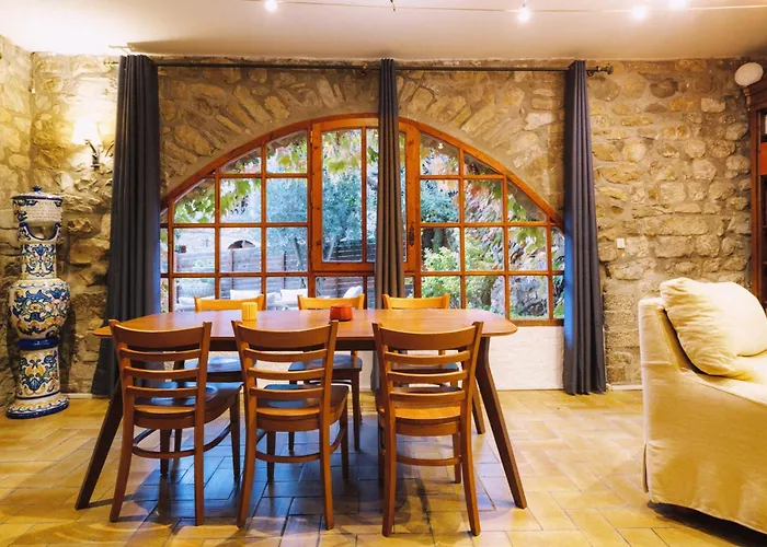 Hotel Off Grid Girona *